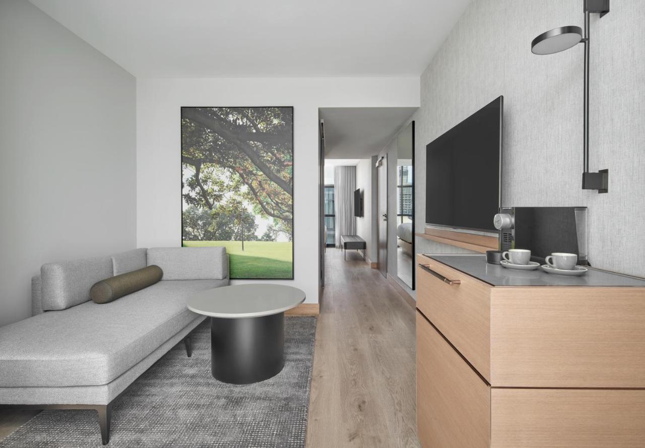 Отель Courtyard By Marriott Melbourne Flagstaff Gardens Экстерьер фото