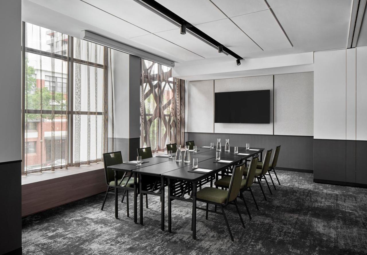 Отель Courtyard By Marriott Melbourne Flagstaff Gardens Экстерьер фото