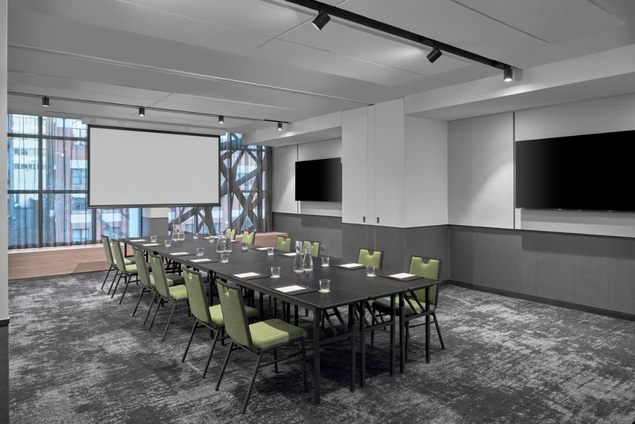 Отель Courtyard By Marriott Melbourne Flagstaff Gardens Экстерьер фото