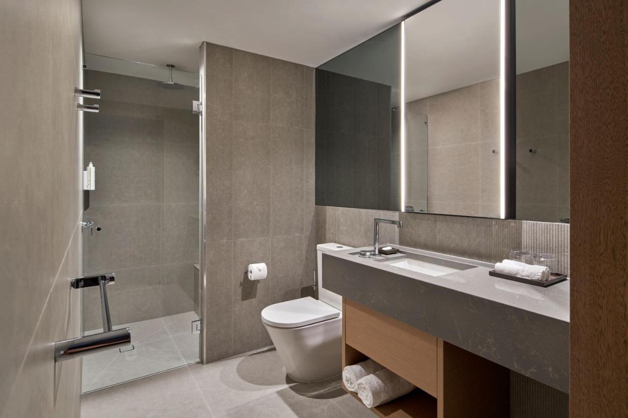 Отель Courtyard By Marriott Melbourne Flagstaff Gardens Экстерьер фото