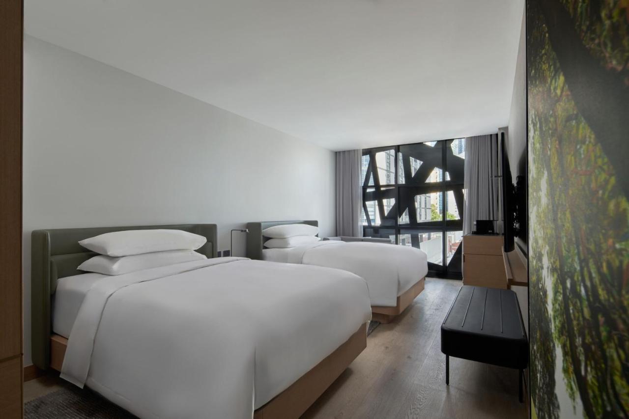 Отель Courtyard By Marriott Melbourne Flagstaff Gardens Экстерьер фото