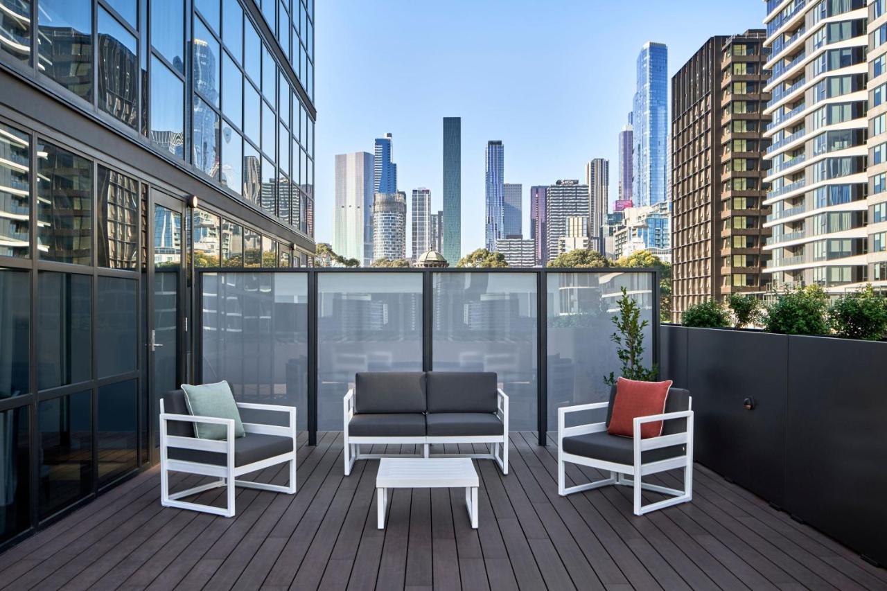 Отель Courtyard By Marriott Melbourne Flagstaff Gardens Экстерьер фото