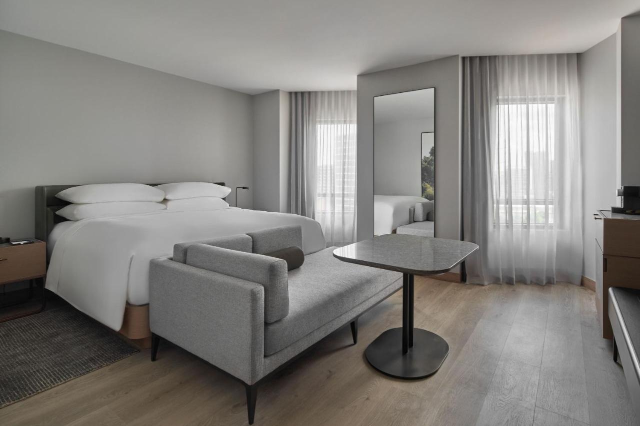 Отель Courtyard By Marriott Melbourne Flagstaff Gardens Экстерьер фото