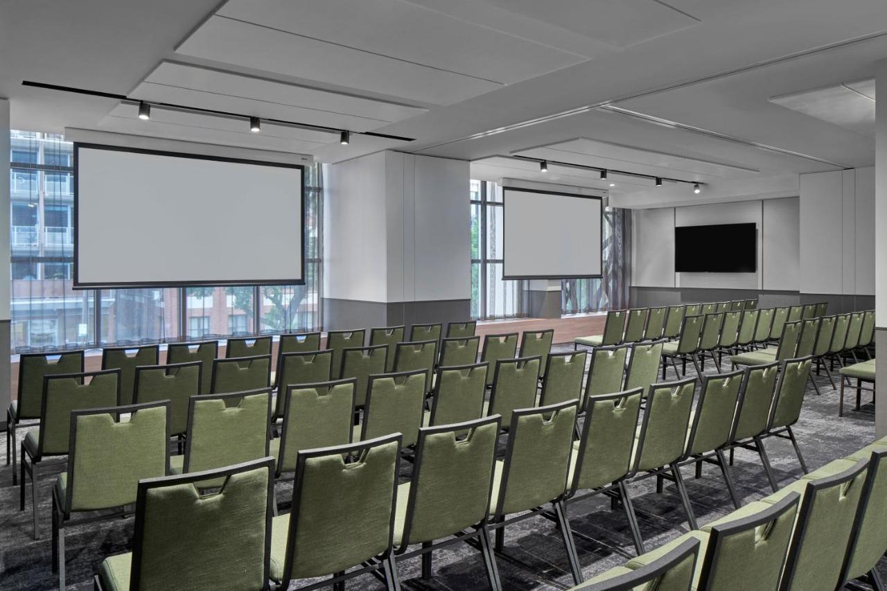 Отель Courtyard By Marriott Melbourne Flagstaff Gardens Экстерьер фото