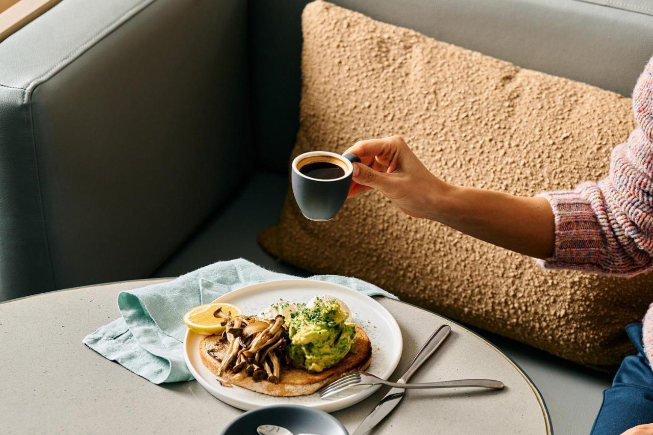 Отель Courtyard By Marriott Melbourne Flagstaff Gardens Экстерьер фото