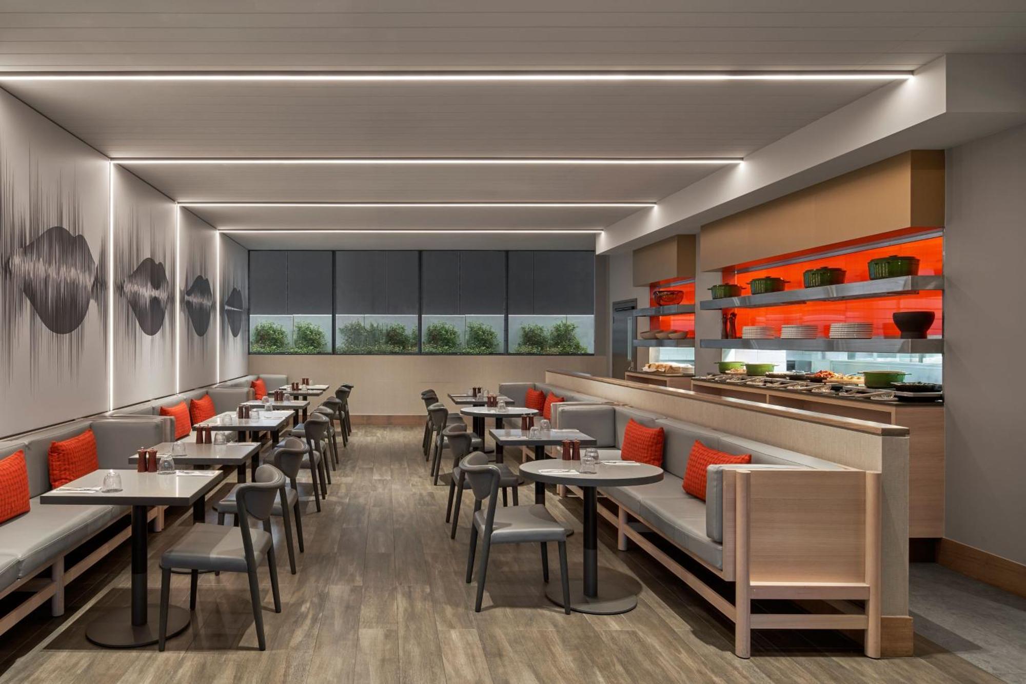 Отель Courtyard By Marriott Melbourne Flagstaff Gardens Экстерьер фото